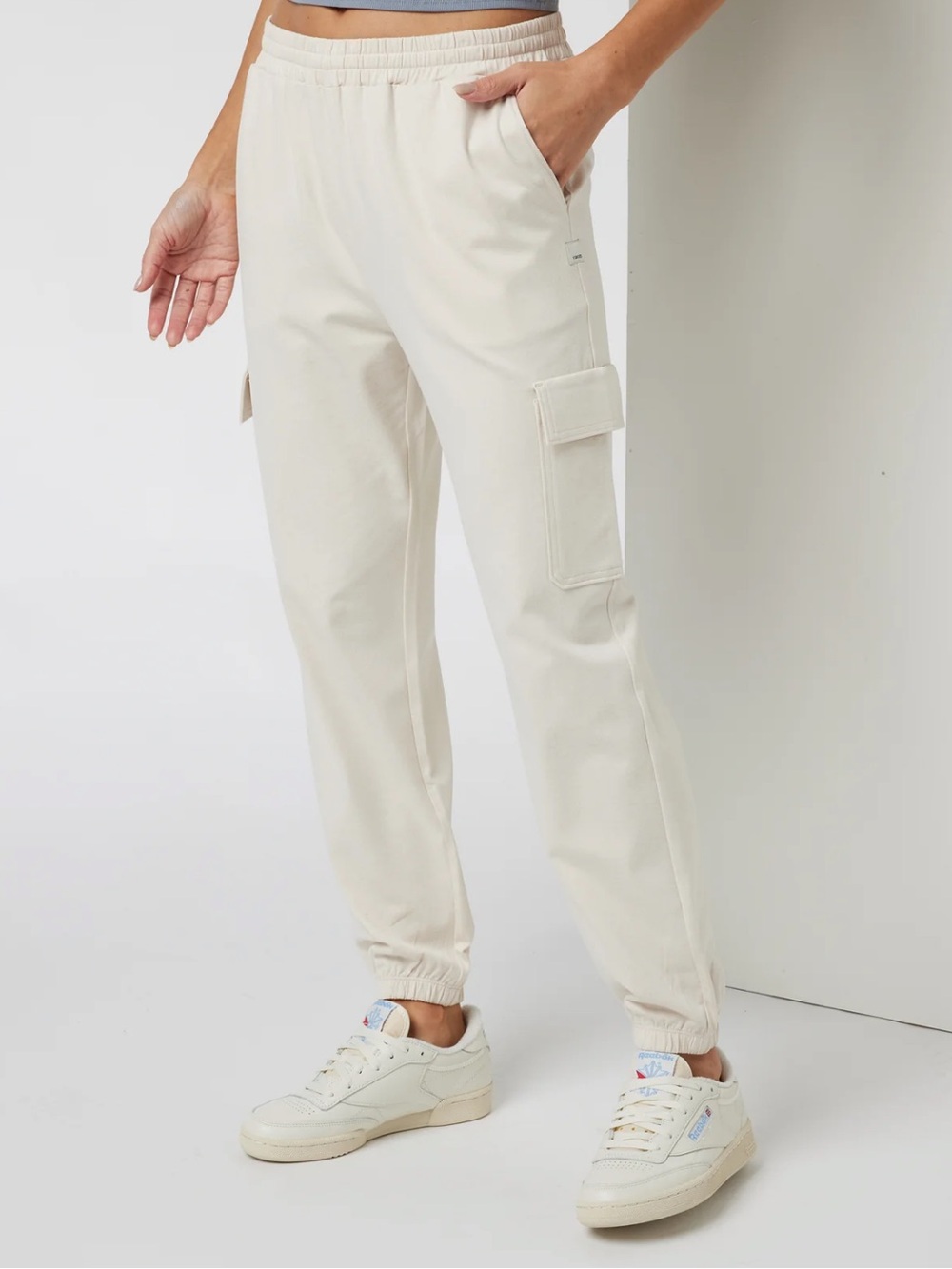 NWT- Vuori Boyfriend Cargo Sweatpant. Milkweed Heather Size Small